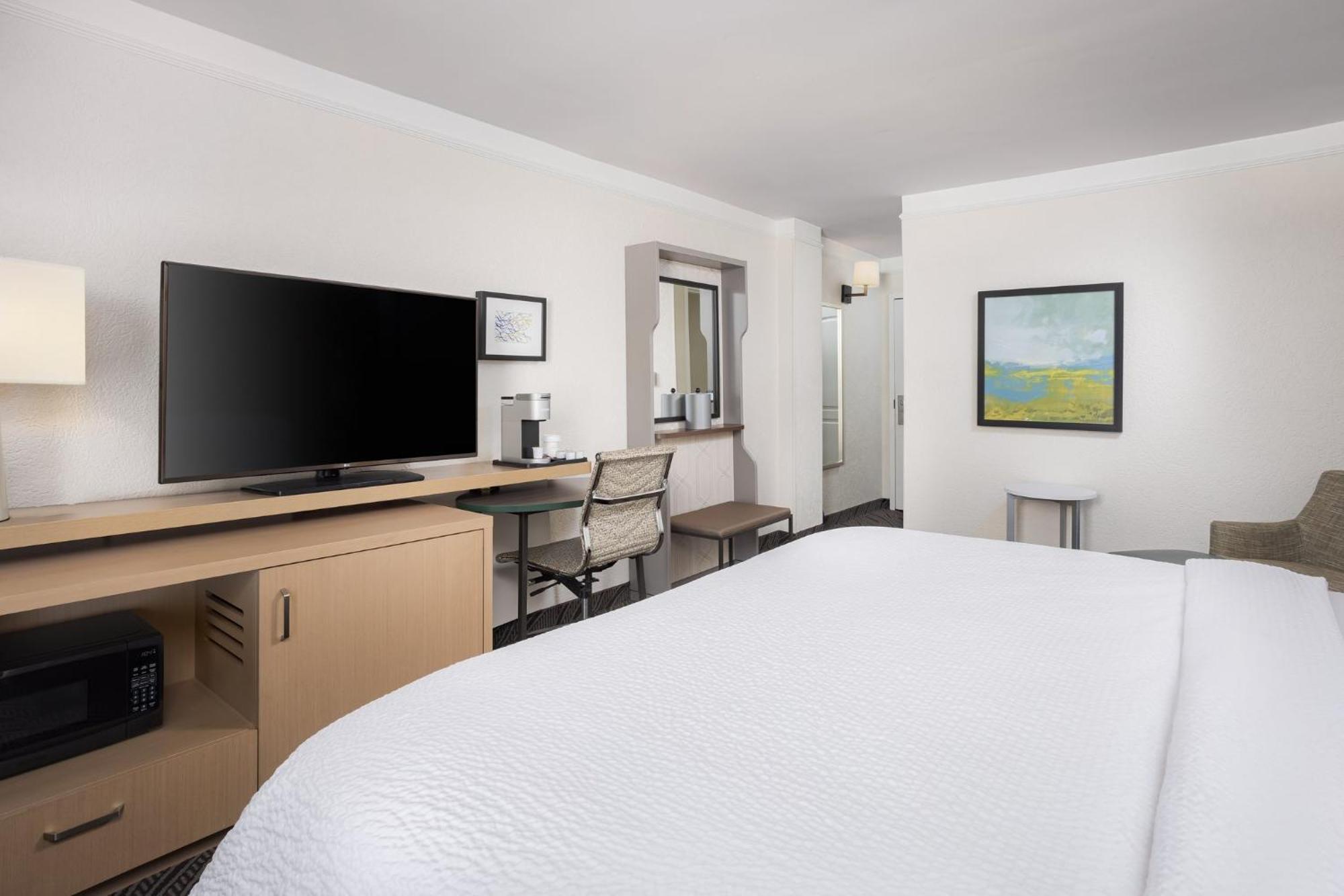 ฮอลิเดย์ อินน์ โอเชียนฟรอนต์ แอต เซิร์ฟไซด์ บีช Surfside Beach ภายนอก รูปภาพ